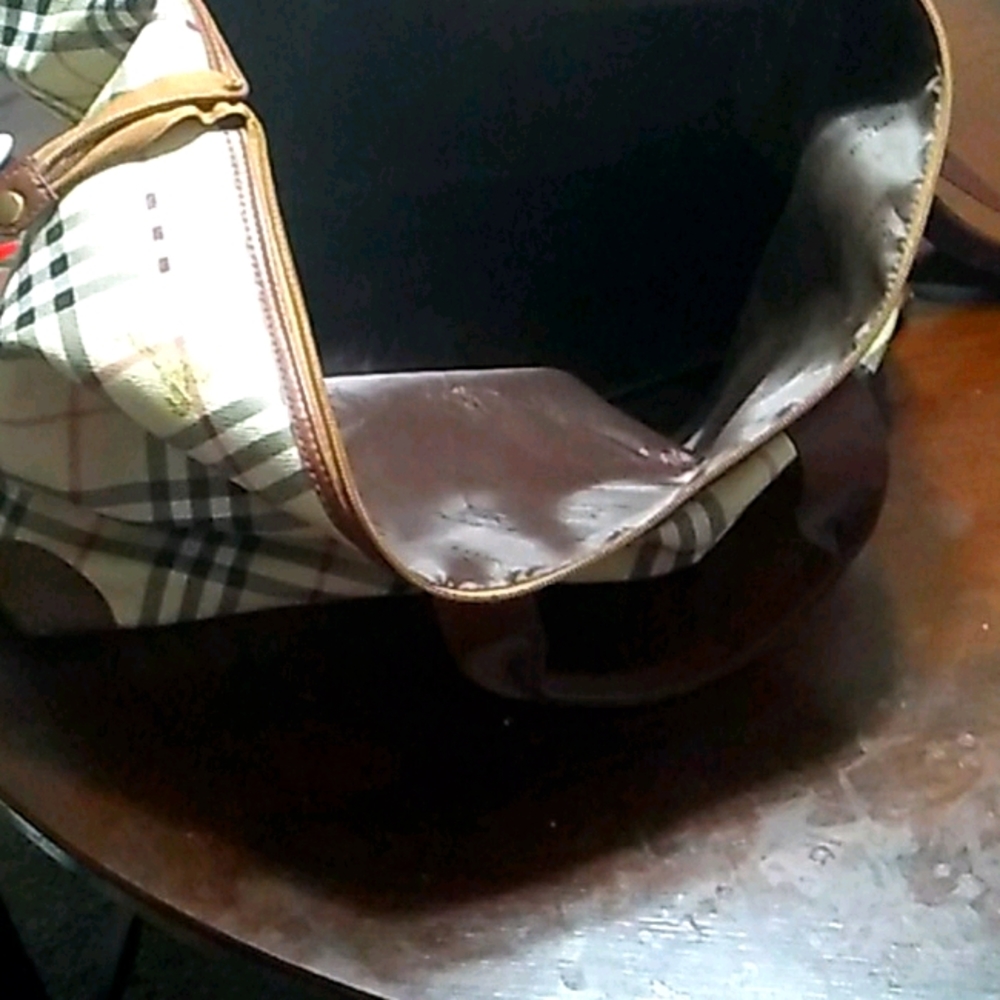 Burberry - Picture 4 of 4